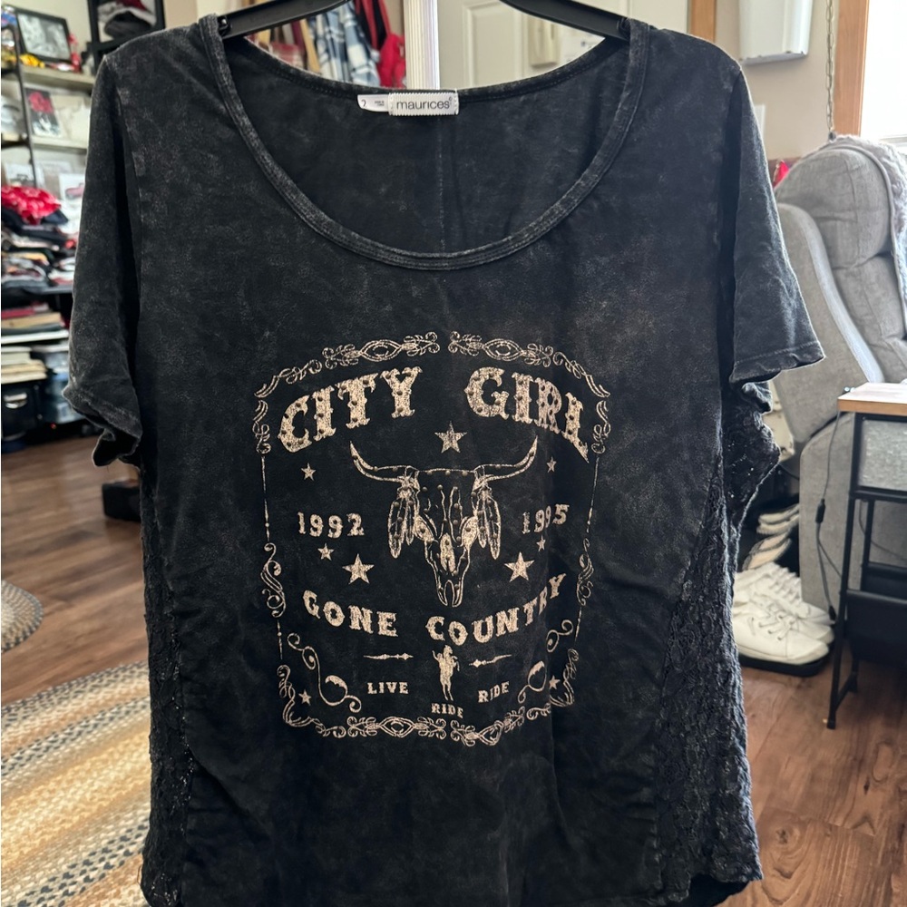 Maurices Charcoal Graphic Tee - City Girl Design